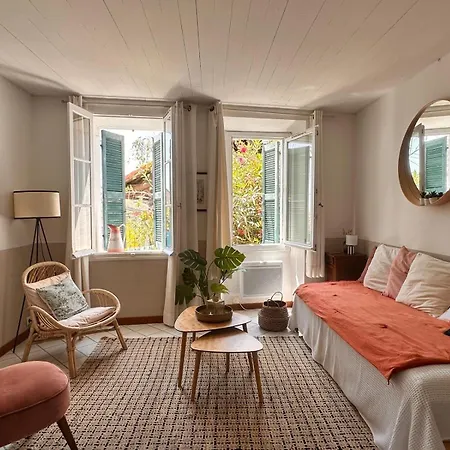 La Maison Du Repos Nyaraló Hyères